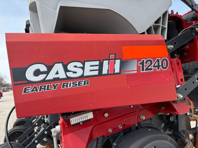 Image of Case IH 1240 equipment image 3