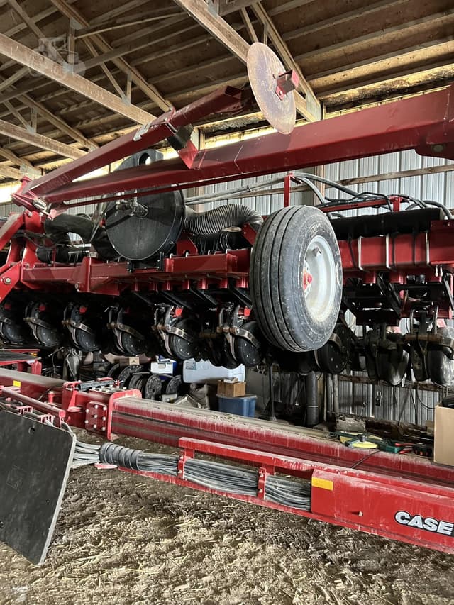 Image of Case IH 1240 equipment image 3