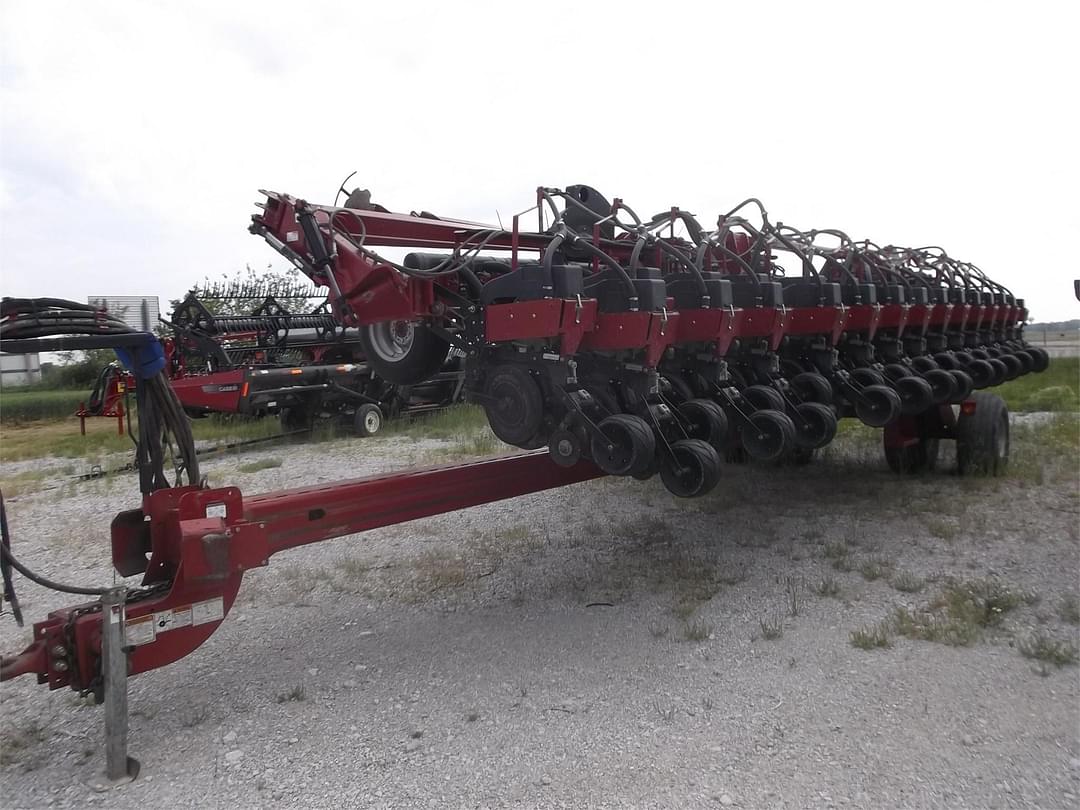 Image of Case IH 1240 Primary image