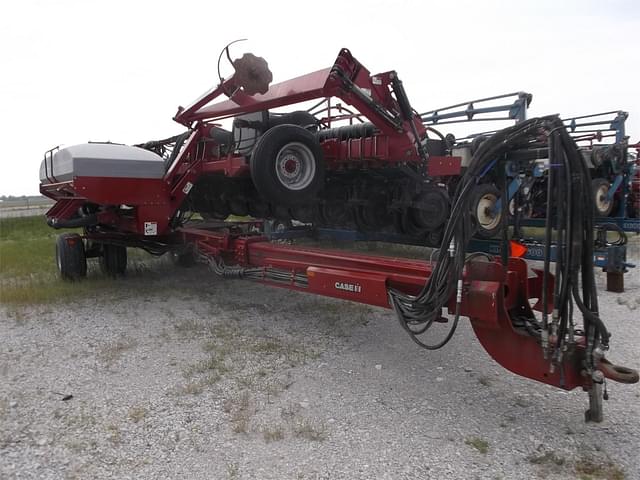 Image of Case IH 1240 equipment image 2