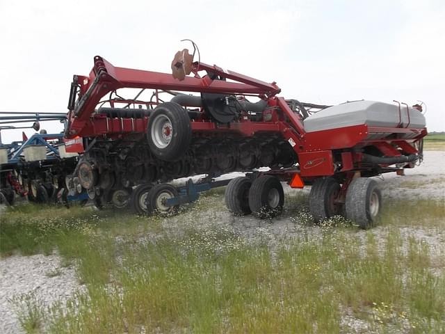 Image of Case IH 1240 equipment image 2