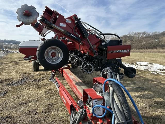 Image of Case IH 1240 equipment image 1