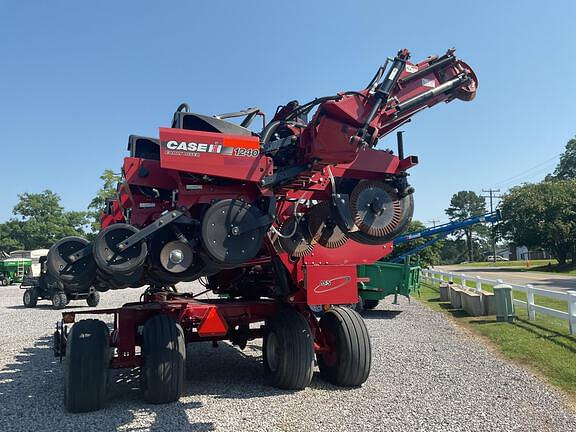 Image of Case IH 1240 equipment image 2