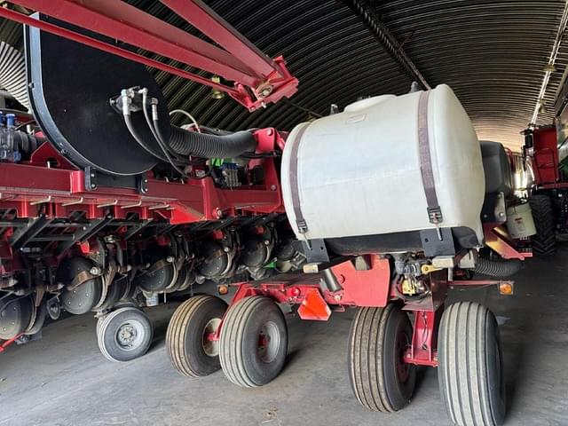Image of Case IH 1240 equipment image 1