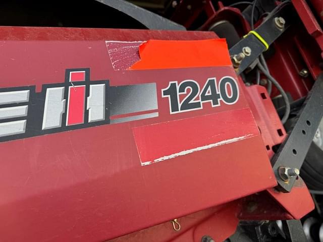 Image of Case IH 1240 equipment image 4