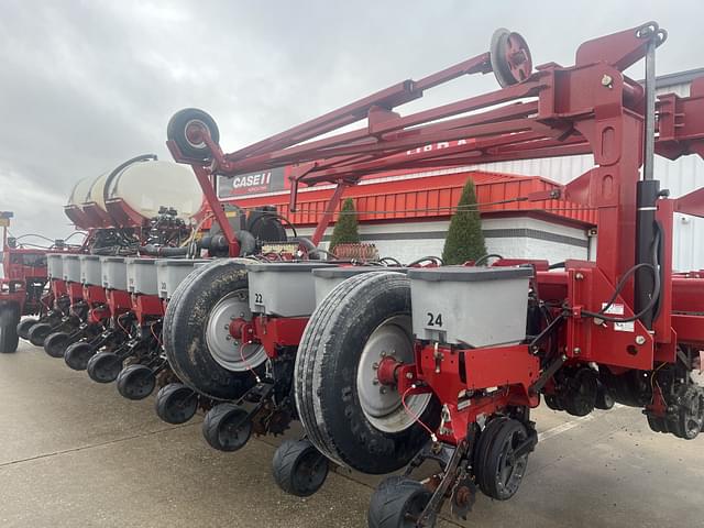 Image of Case IH 1250 equipment image 1