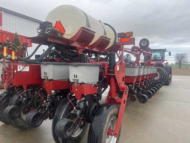 Image of Case IH 1250 equipment image 2