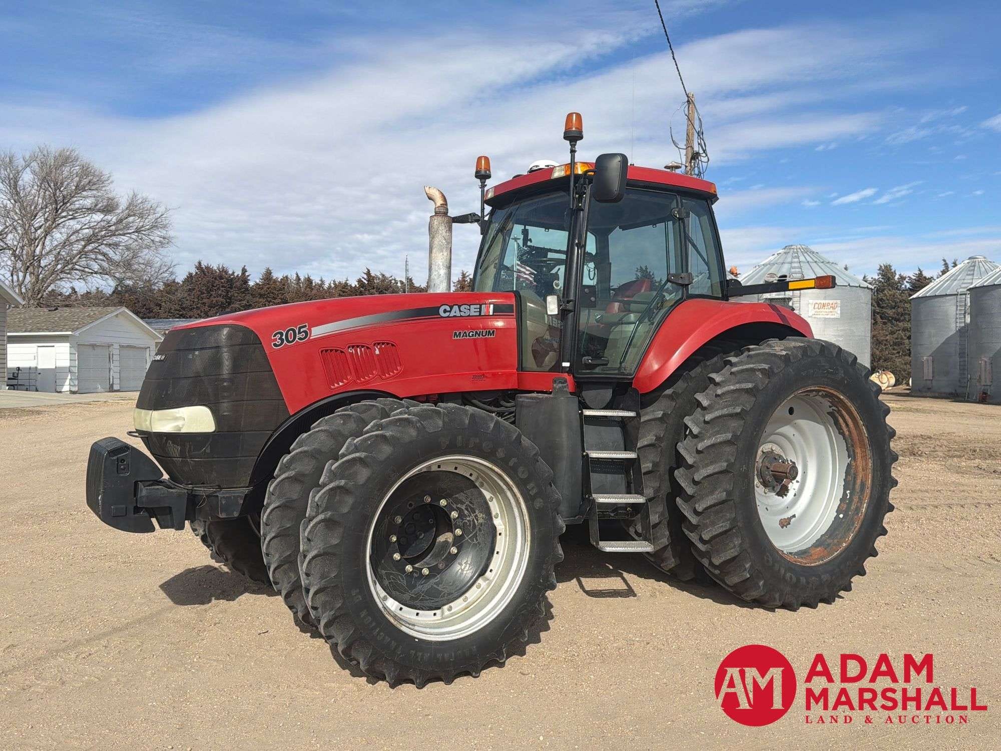 2009 Case IH Magnum 305 Equipment Image0
