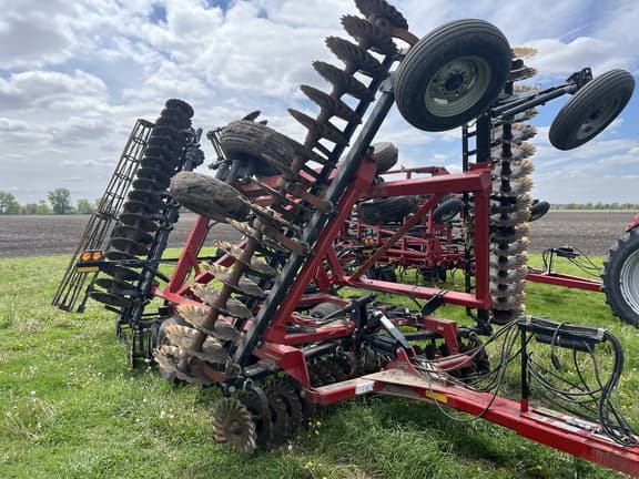 Image of Case IH 330 equipment image 1