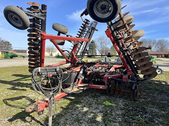 Image of Case IH 330 equipment image 2