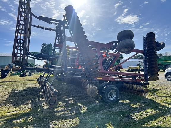 Image of Case IH 330 equipment image 4