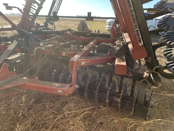 Image of Case IH 330 equipment image 4