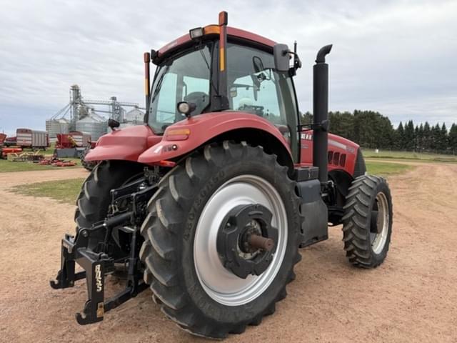Image of Case IH Magnum 335 equipment image 4
