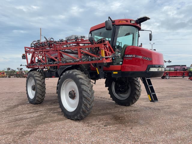 Image of Case IH Patriot 4420 equipment image 2