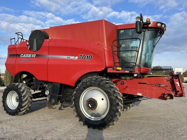 Image of Case IH 7010 equipment image 1