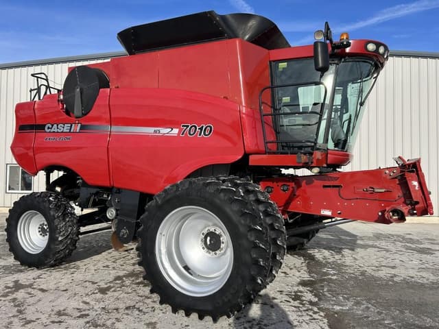 Image of Case IH 7010 equipment image 1