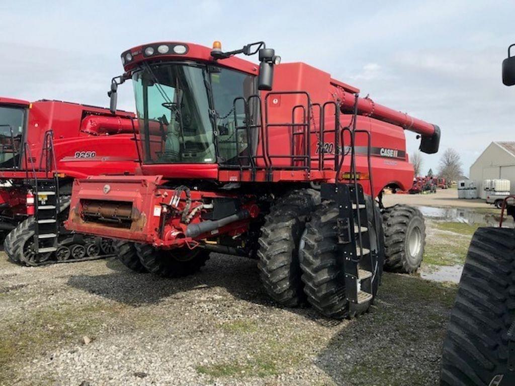 Image of Case IH 7240 Image 0