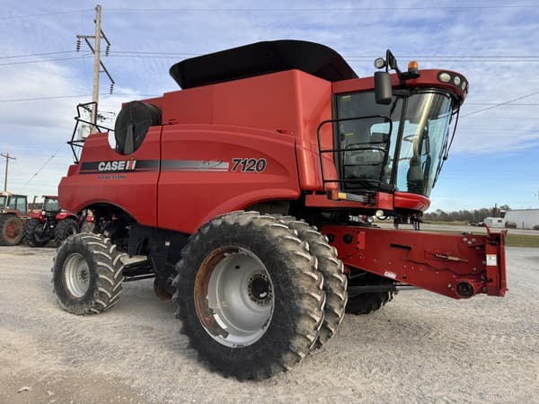 Image of Case IH 7120 equipment image 1