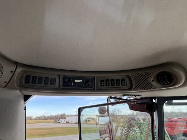 Image of Case IH 7120 equipment image 2