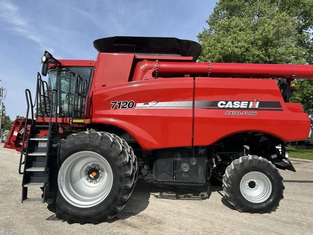 Image of Case IH 7120 equipment image 2