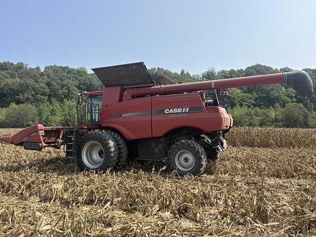 Image of Case IH 7120 equipment image 4