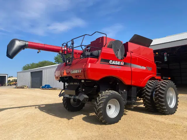 Image of Case IH 700 equipment image 2
