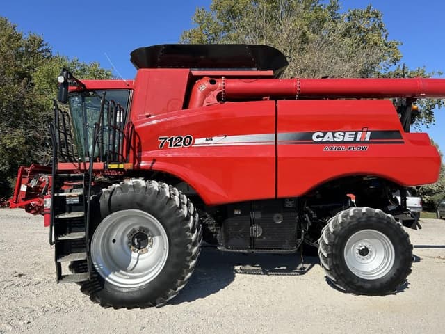 Image of Case IH 7120 equipment image 2