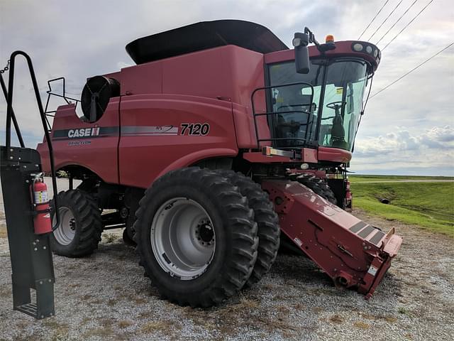 Image of Case IH 7120 equipment image 2