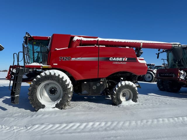 Image of Case IH 7120 equipment image 2