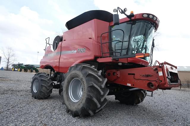 Image of Case IH 7120 equipment image 3