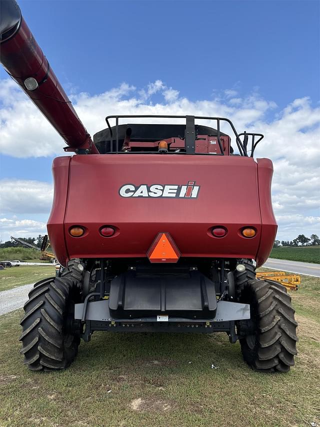 Image of Case IH 8010 equipment image 3