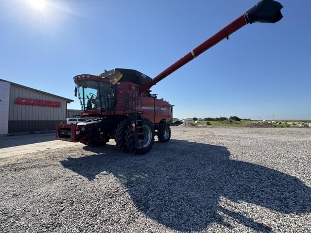 Image of Case IH 8010 equipment image 2