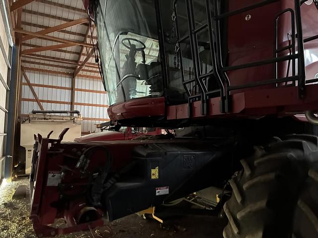 Image of Case IH 8010 equipment image 2