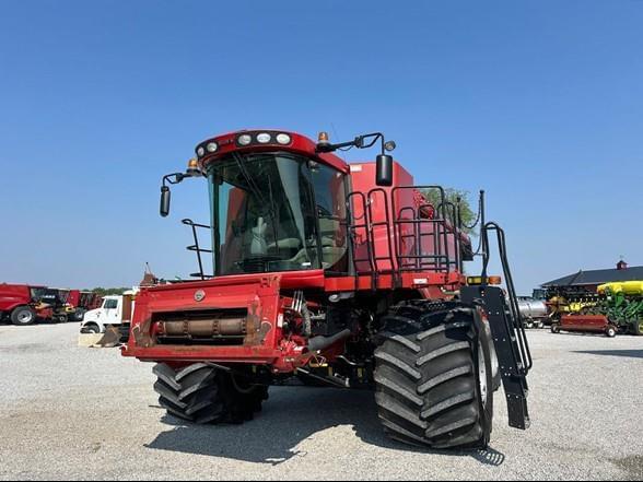Image of Case IH 8120 equipment image 2