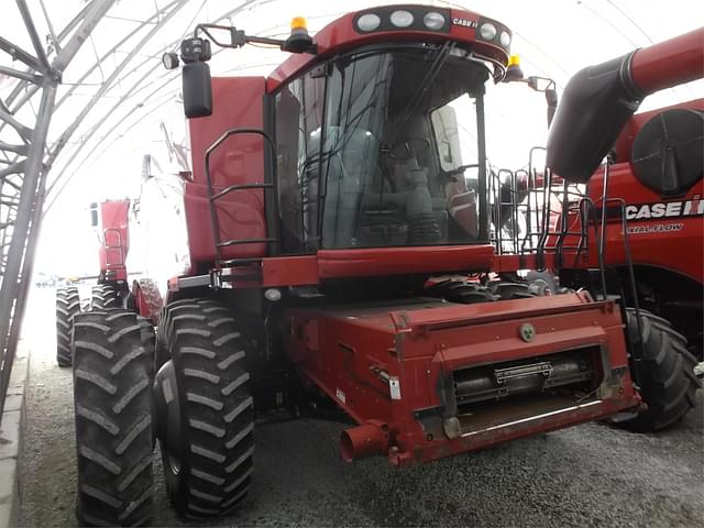 Image of Case IH 8120 equipment image 2