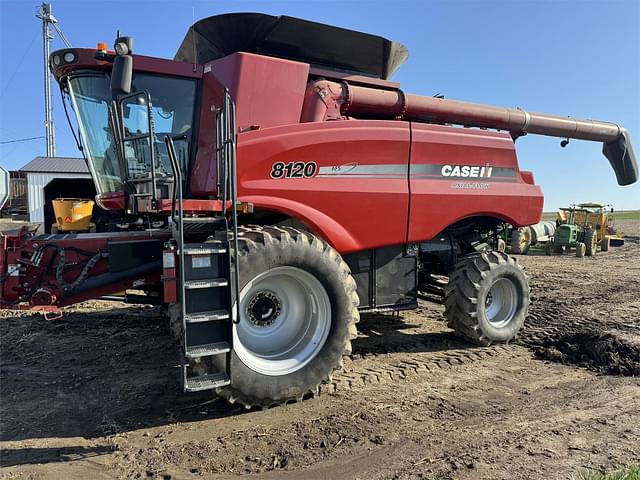 Image of Case IH 8120 equipment image 1