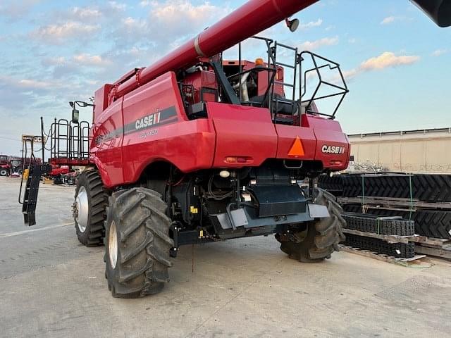 Image of Case IH 8120 equipment image 2