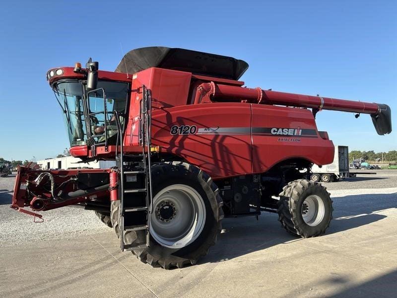 Combines image