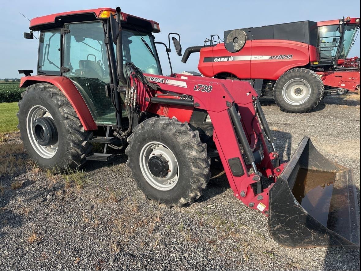 Main image Case IH Farmall 105U