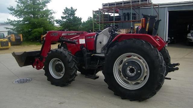 Image of Case IH Farmall 105U equipment image 1