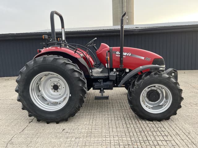 Image of Case IH Farmall 95 equipment image 1
