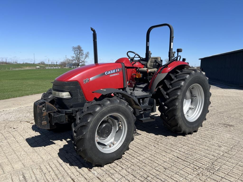 Case IH Farmall 95 Equipment Image0
