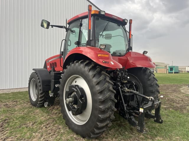 Image of Case IH Magnum 190 equipment image 4