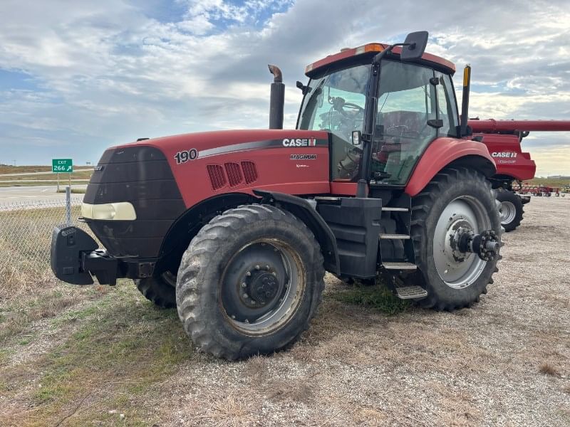 2009 Case IH Magnum 190 Equipment Image0