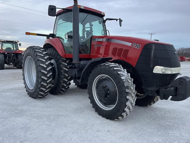 Image of Case IH Magnum 210 equipment image 3