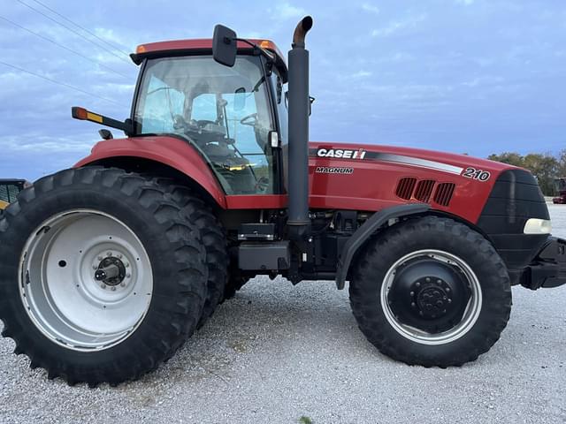 Image of Case IH Magnum 210 equipment image 4