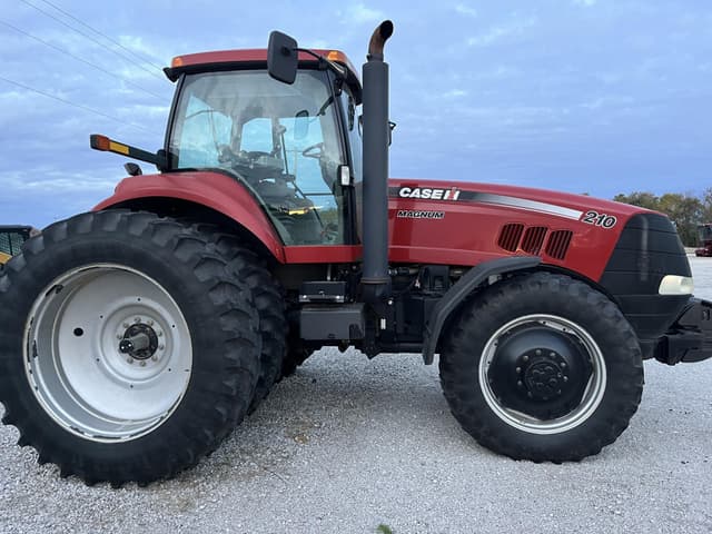 Image of Case IH Magnum 210 equipment image 4