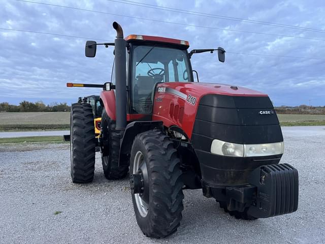 Image of Case IH Magnum 210 equipment image 3