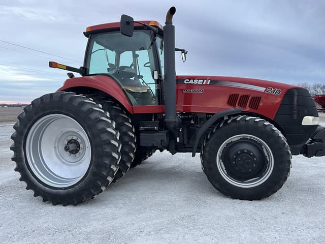 Image of Case IH Magnum 210 equipment image 4
