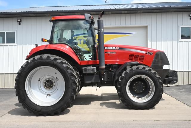 Image of Case IH Magnum 210 equipment image 2